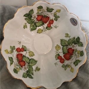 Vintage queens Virginia strawberry China bowl